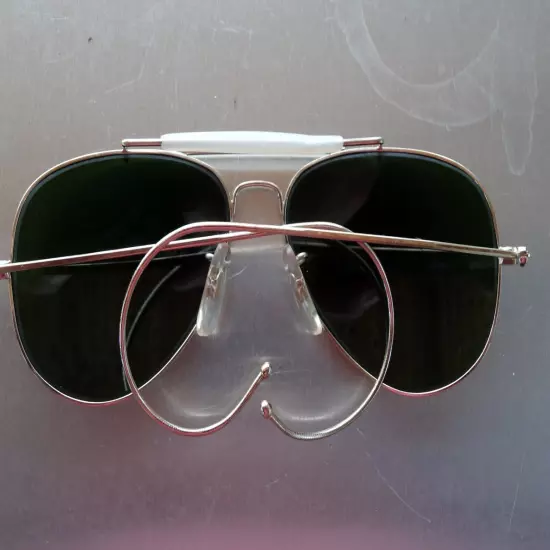 Vintage Aviator Sunglasses Wrap Around Ear Gold Rim Green Glass Diamond logo