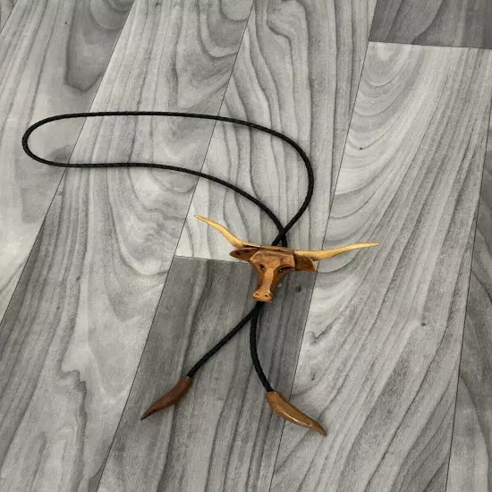 Vintage Bennett Pat Pend Handmade Hardwood Long Horn Bolo tie