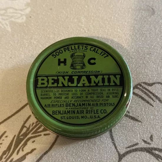 VINTAGE BENJAMIN AIR RIFLE PELLETS CAL. 177 TIN & CONTENTS