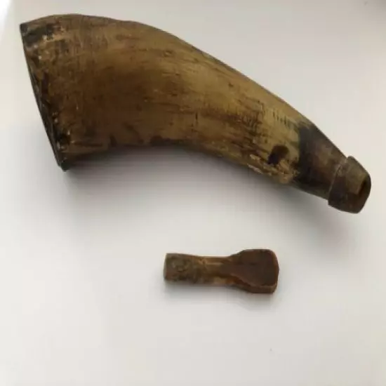 Collectable antique powder horn