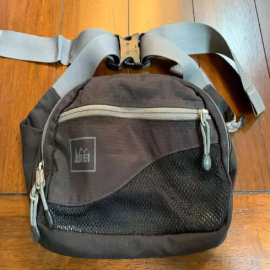 REI Adjustable Black Waist Pack With Gray Strap And Accents