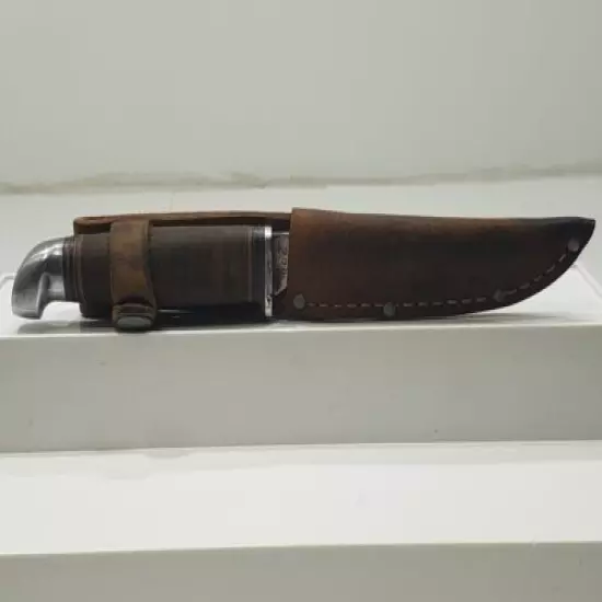 Vintage Kinfolks USA Model 330 Knife W/ Leather Belt Sheath Holder Used