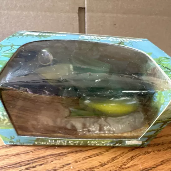 Vintage Aquarium Hagen Aqua Action Flirting Frog