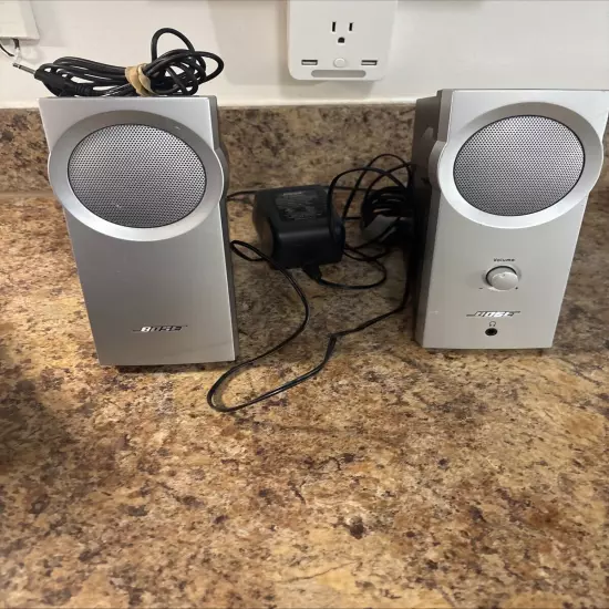 Bose Companion 2Multimedia Computer Speakers. Tested With Power And Audio Cord