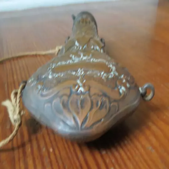 ANTIQUE G & JW HAWKSLEY VIOLIN COPPER & BRASS POWDER FLASK with LILY LEAF RARE