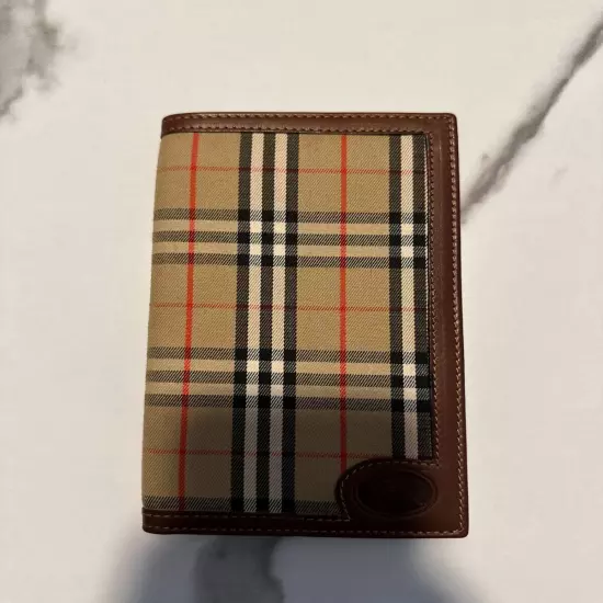  Burberry Archive Bifold Passport Holder Beige and Brown Color