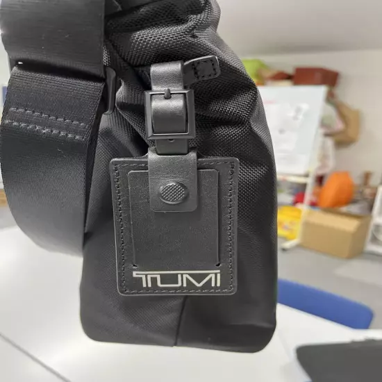 Tumi Green Label Relaxing Tote Bag