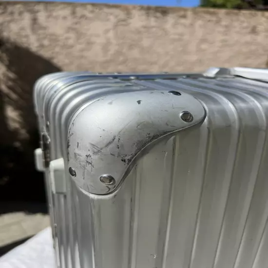 Rimowa Topaz XL 32” 4 Wheel Spinner Aluminum Hardshell Travel Check In Suitcase