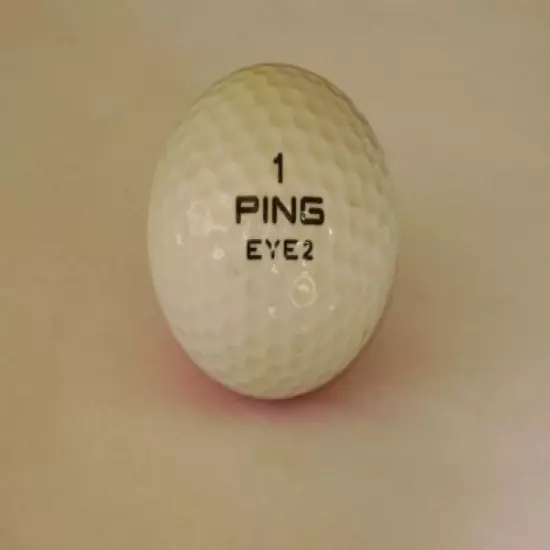  ONE PING VINTAGE GOLF BALL RED AND WHITE PING EYE 2 .PRISTINE