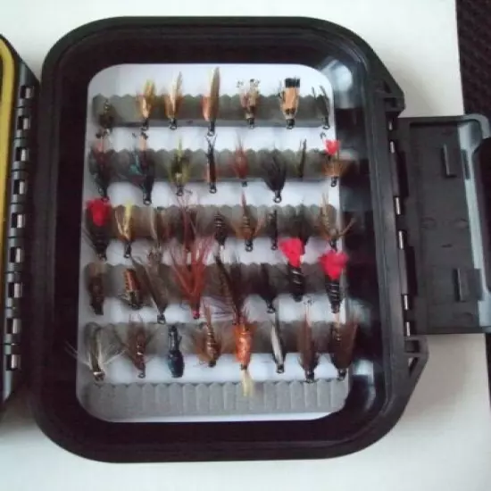 WATERPROOF FLYBOX OF ASSORTED TROUT FLIES.. UNUSED.GOOD VARIETY.(No.892)