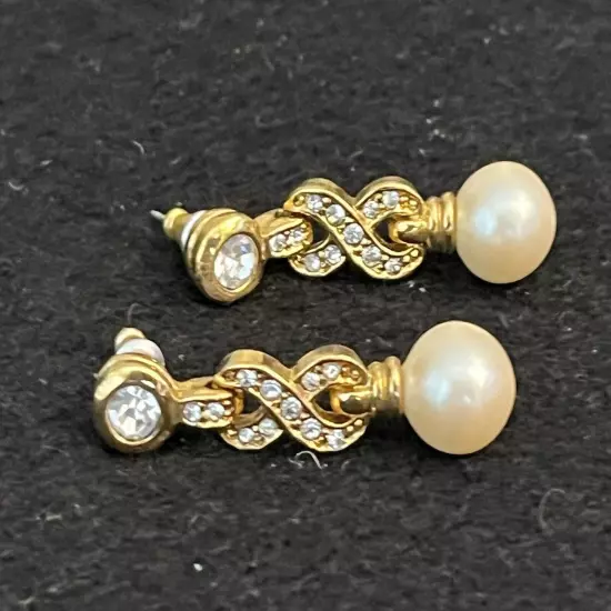 E20 Gold Tone Crystal And Faux Pearl Pierced Earrings 