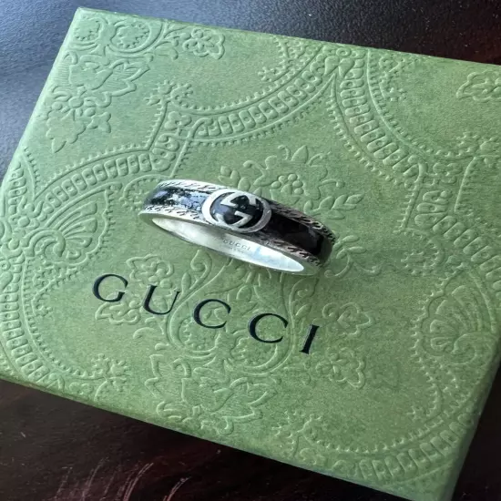 *Gucci* Men's Interlocking Black Enamel Ring (Gucci Size 23, US size 10.5)