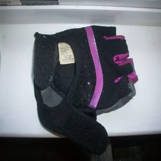 Women's GOLD'S GYM Tacky Fingerless REPLACEMENT L Glove Size S/M Black & Purple