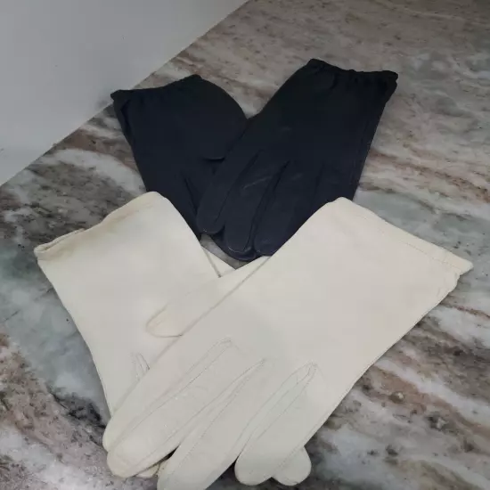 Pair KID Leather Gloves XS OFF WHITE Dk Navy Button Closure Vintage Unmarked