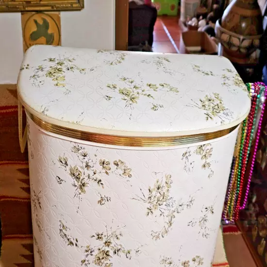 MID CENTURY MCM Floral Pattern Pearl Wick Wicker+ CLOTHS HAMPER Vinyl Flowers