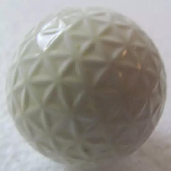 RARE EXPERIMENTAL NO NAME GOLF BALL WITH TRIANGLES ALL AROUND THE BALL