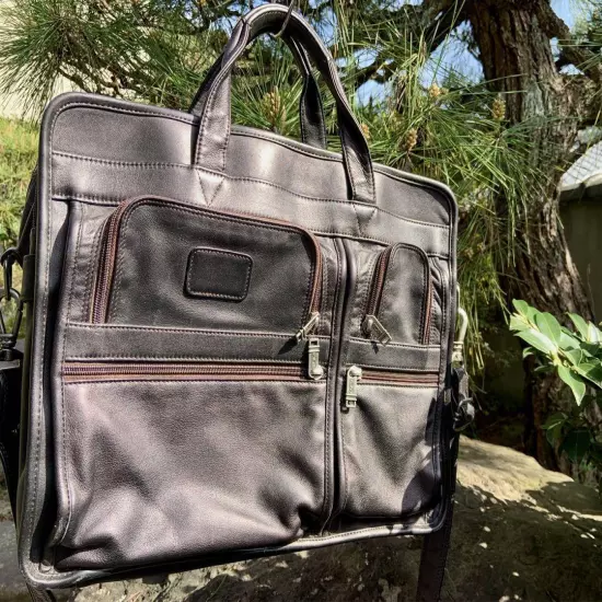 Tumi Leather Large Capacity Business Bag