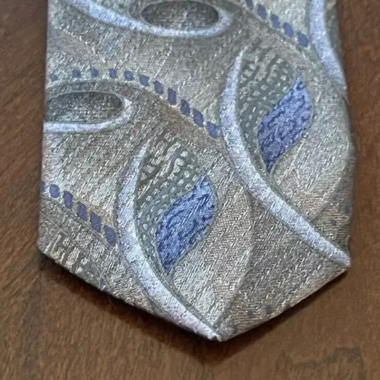 Gian Franco Ruffini 100% Imported Silk Men’s Neck Tie Made In USA