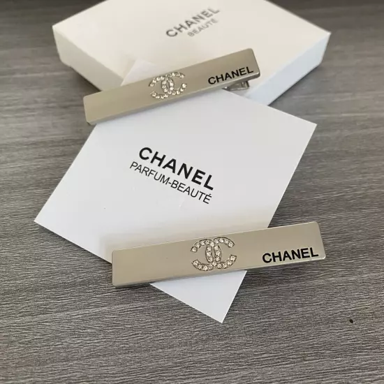 Chanel Beauty Hairpin / Chanel Hair Accessories