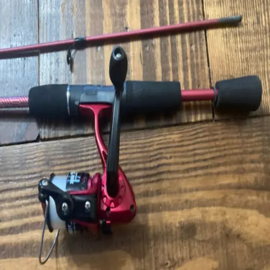 NEW Red Zebco Slingshot Spinning Combo With 8lb Line Bass,Bream, Catfish