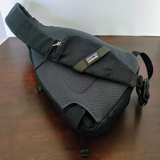 Patagonia Atom Sling Bag Black Dark Gray Clean Great Condition 