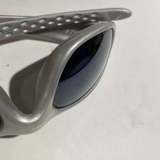 Vintage 1998 Oakley Ten Gray/Sliver Sunglasses Black Lens