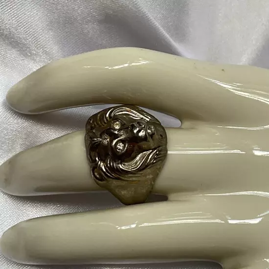 Vtg. Mens Statement Silver Plated Lion Ring Crystal Eyes