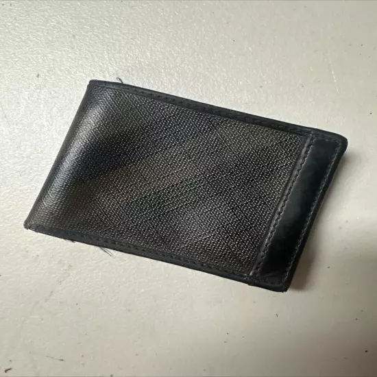 100% Authentic Burberry Mens Bi Fold Wallet . Good Condition