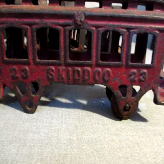 ANTIQUE FLOOR CAST IRON TOY TRAIN-SHIMER-SKIDOO-LEHIGH VALLEY R.R.-5 PIECE SET