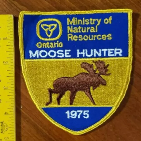 1975 Ontario Successful Moose Hunting Crest - MNR Patch Rare