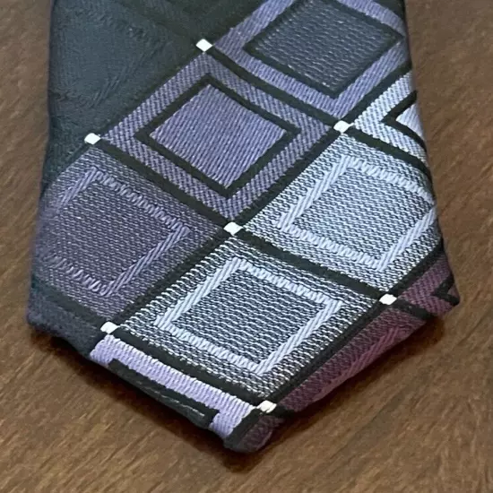 Croft & Barrow Purple Hand Made 100% Polyester Men’s Neck Tie Made In China