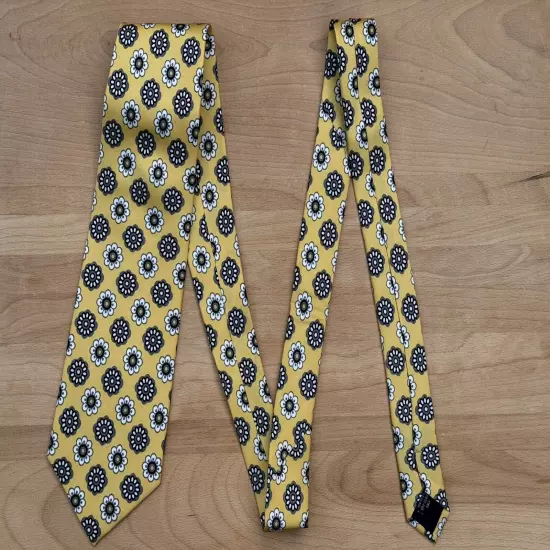 VERA BRADLEY BAEKGAARD Men's Neck Tie Yellow Blue White New Silk Boxed 4” X 58”