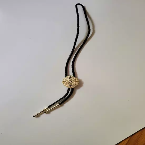 Montana Silversmiths Southwest Scalloped BOLO TIE Western Feathers Silver Gold