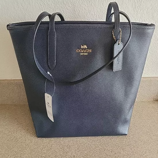 NWT Coach Navy Leather Tote Bag Is Your New Fall Favorite