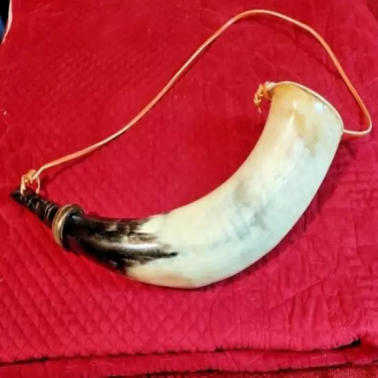 LARGE BLACK AND WHITE POWDER HORN 14 INCHES LONG HAND CARVED and POLISHED