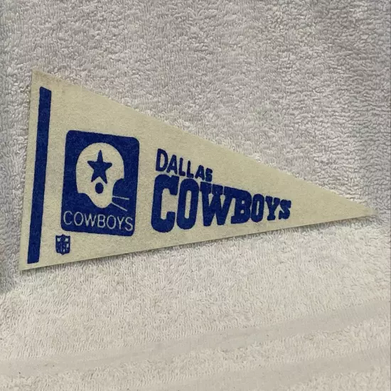 VINTAGE 1960's Dallas Cowboys 9 INCH Felt White Mini Pennant, VERY NICE!!