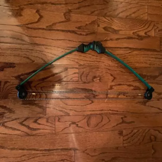 Bear Archery Scout Bow Color- black and green-33" Pre-owned