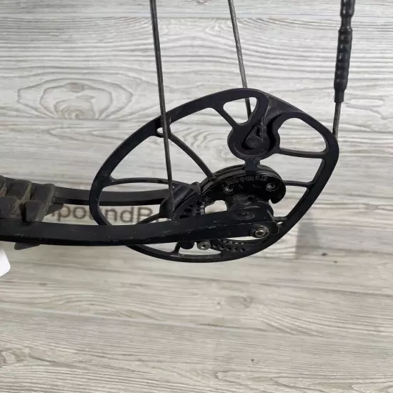 Hoyt Carbon RX-3 Black 70# RH