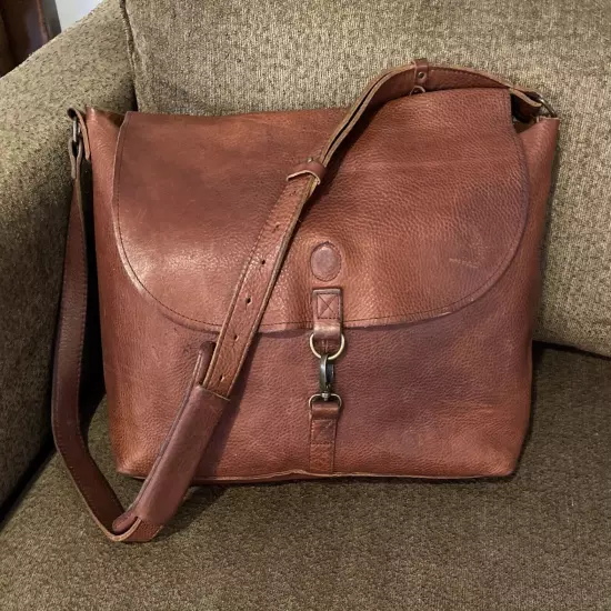 Duluth Trading Company Single Flap Leather Messenger Bag Brown Commuter Tote