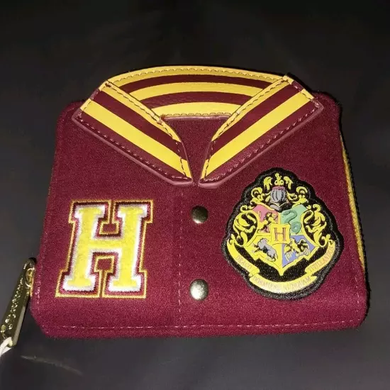 Harry Potter - Hogwarts Gryffindor Varsity 4" Faux Leather Zip-Around Wallet