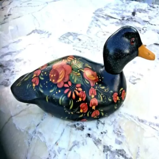 BEAUTIFUL H/CARVED AND PAINTED SIGNED "DONNA BRYANT" DUCK DECOY W/GLASS EYES