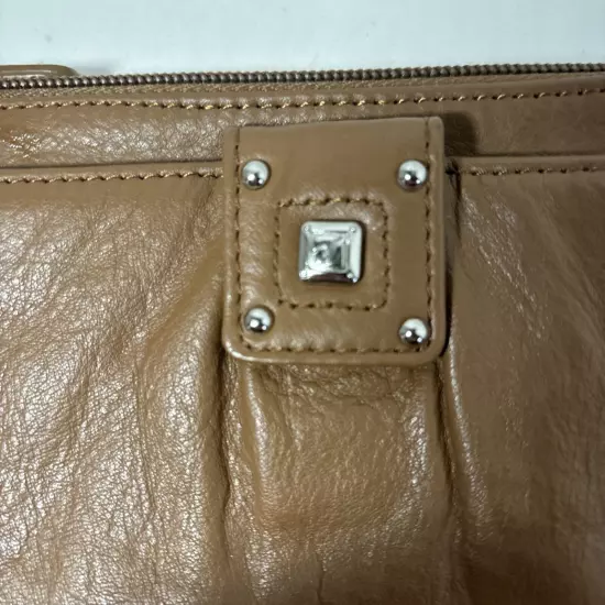 Stone Mountain Caramel LEATHER Clutch Wallet Zip Top Front Snap Slot