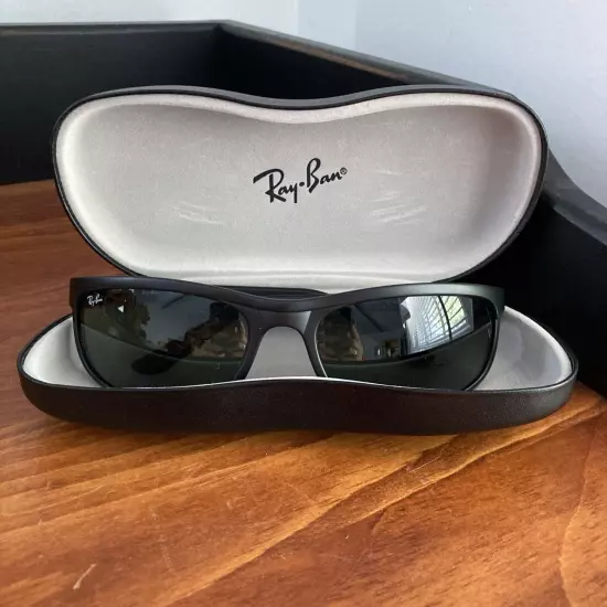 Authentic Ray-Ban Sunglasses RB2027 W1847 PREDATOR 2 BRAND NEW