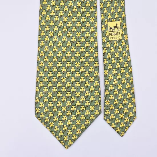 HERMES TIE 5005 EA Lucky Clover on Light Green Silk Necktie