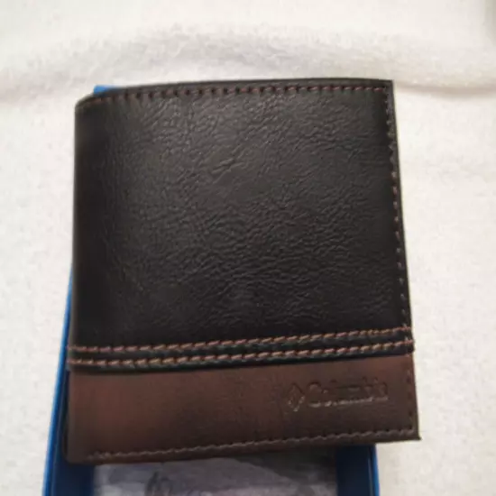 NWT Columbia black /brown color coated leather bifold wallet