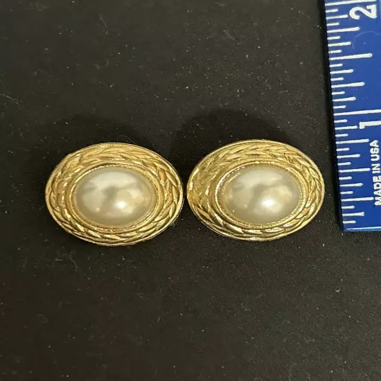 Vitage White Stag Stunning Gold Tone Large Faux Pearl Clip On Earrings