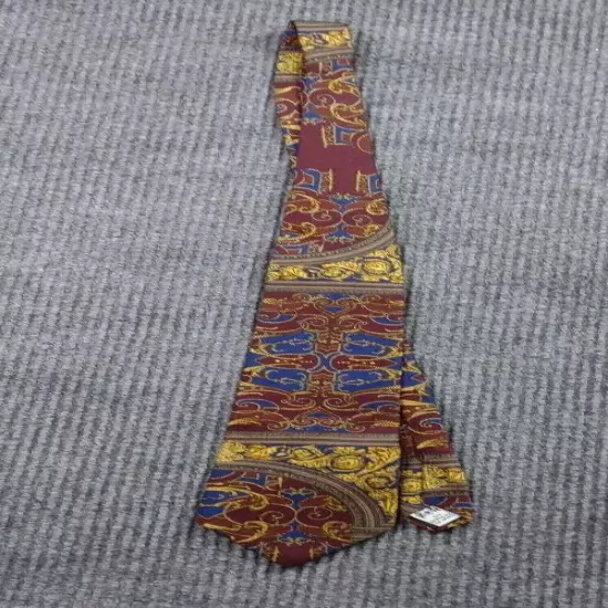 the metropolitan museum of art Mens. Silk Tie