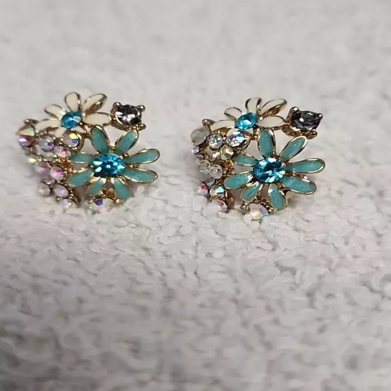 Vintage Clip On Earrings Faux Turquoise Flowers