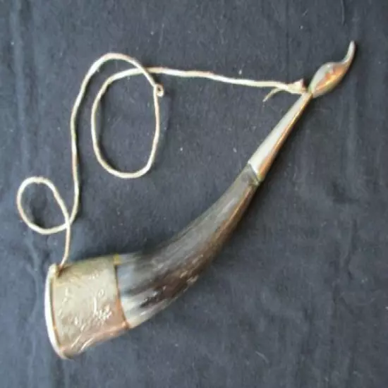 POWDER HORN, WITH METAL HAMMERED DESIGNED ENDS, DRINKING HORN OTT-0521*05492