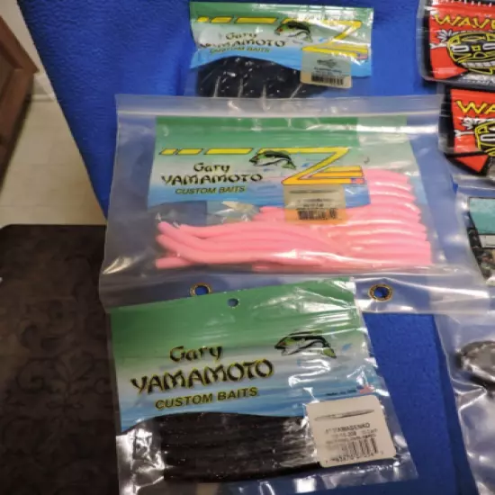 Mixed Lot of Wave Worms plus Carry Case